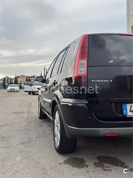 Usado Ford Fusion 90 CV (66 kW) 2007 Azul Utilitario