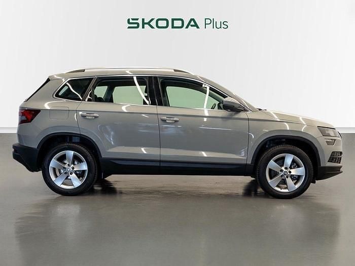 Usado Skoda Karoq Ambition 150 CV (110 kW) 2022 Gris SUV