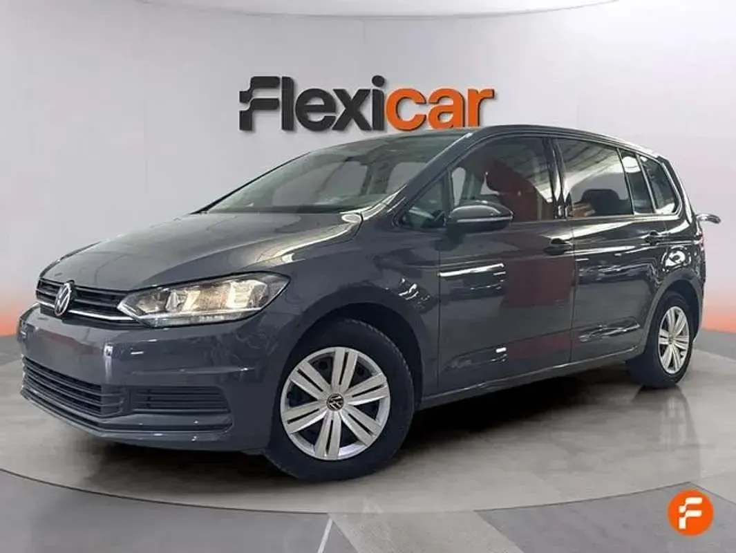 Usado VW Touran Business 110 CV (80 kW) 2020 Gris Monovolumen