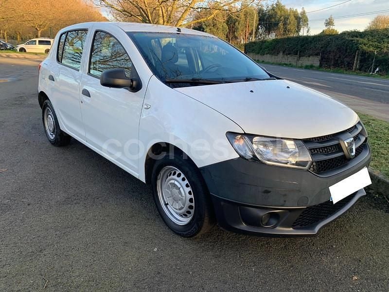 Usado Dacia Sandero 75 HP (55 kW) 2016 Branco Sedan