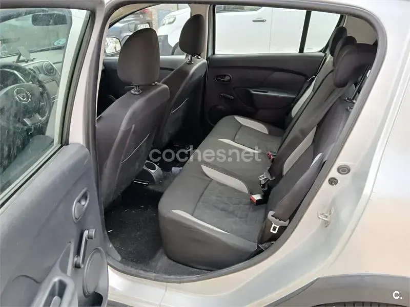 Usado Dacia Sandero Stepway 90 CV (66 kW) 2016 Gris / plata Berlina