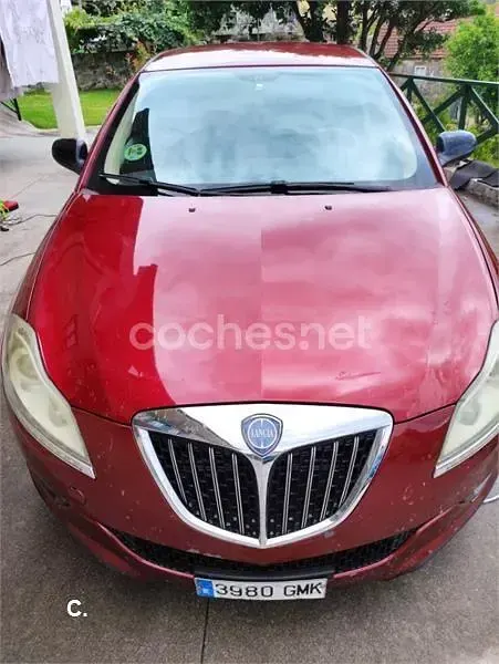 Usado Lancia Delta 165 CV (121 kW) 2009 Rojo Utilitario
