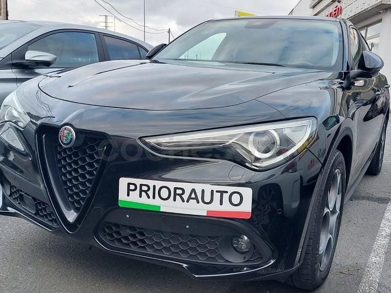 Usado Alfa Romeo Stelvio Sprint 190 CV (139 kW) 2020 Negro SUV