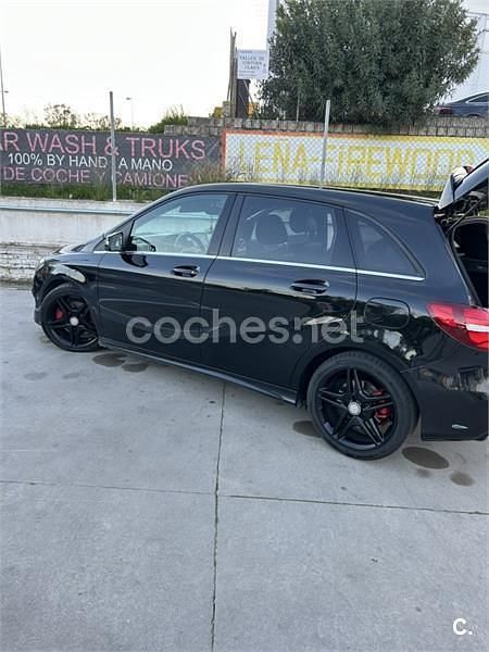 Käytetty Mercedes B220 AMG line 177 HP (130 kW) 2016 Musta Tila-auto