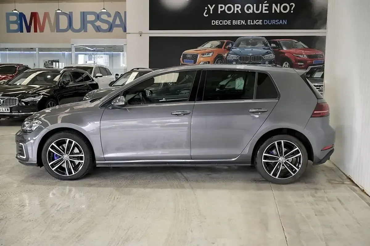 Usado VW Golf VII GTE 204 CV (150 kW) 2017 Gris Utilitario
