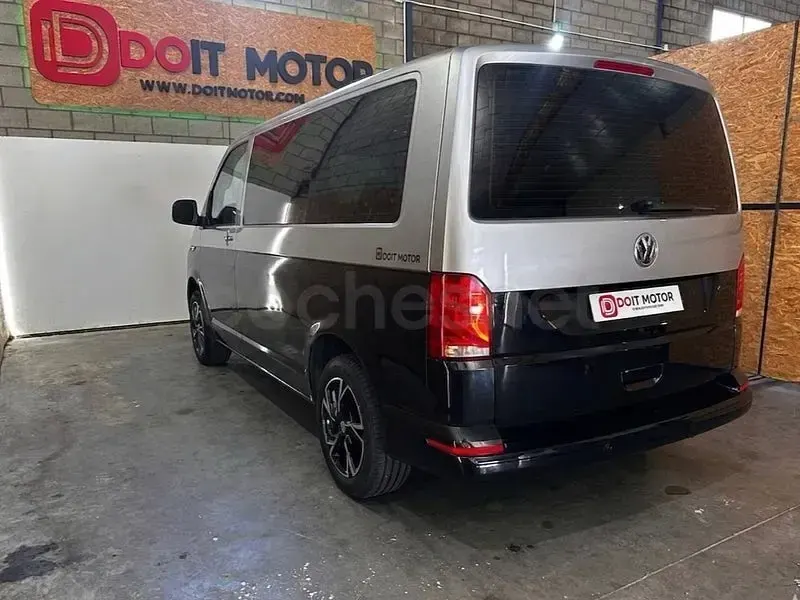 Usado VW Multivan 150 CV (110 kW) 2021 Negro Monovolumen