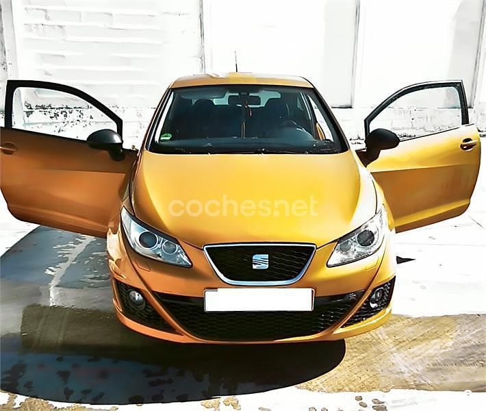 Usado Seat Ibiza SC FR 143 CV (105 kW) 2011 Naranja Utilitario