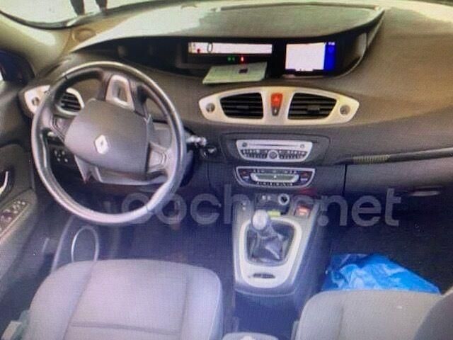 Usado Renault Scénic III Dynamique 130 CV (95 kW) 2009 Marrón Monovolumen