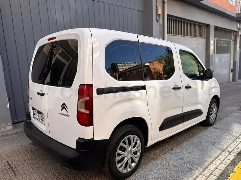 Usado Citroën Berlingo Live 102 CV (75 kW) 2021 Blanco Monovolumen