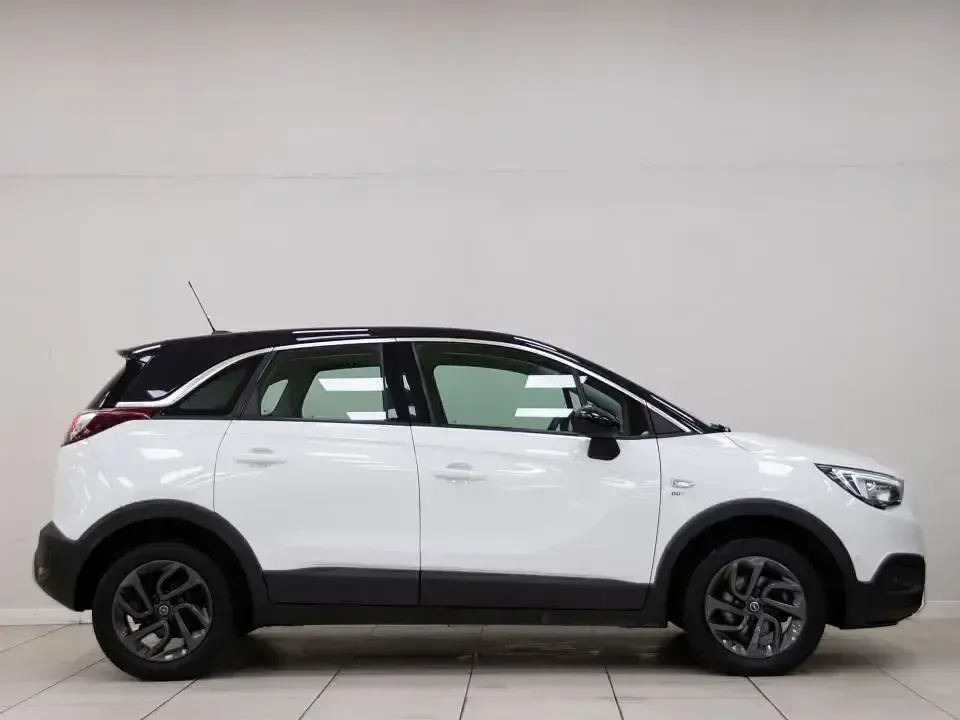 Usado Opel Crossland X Innovation 130 CV (95 kW) 2020 Blanco SUV