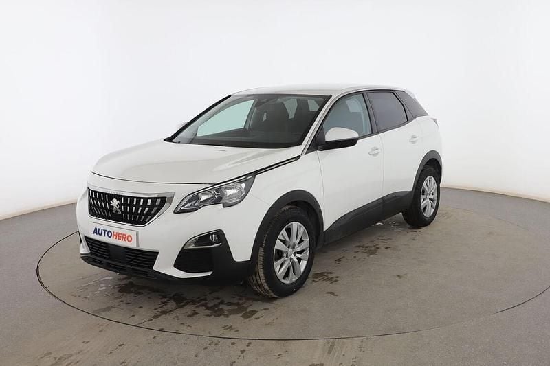 Usado Peugeot 3008 Active 130 CV (95 kW) 2020 Blanco SUV
