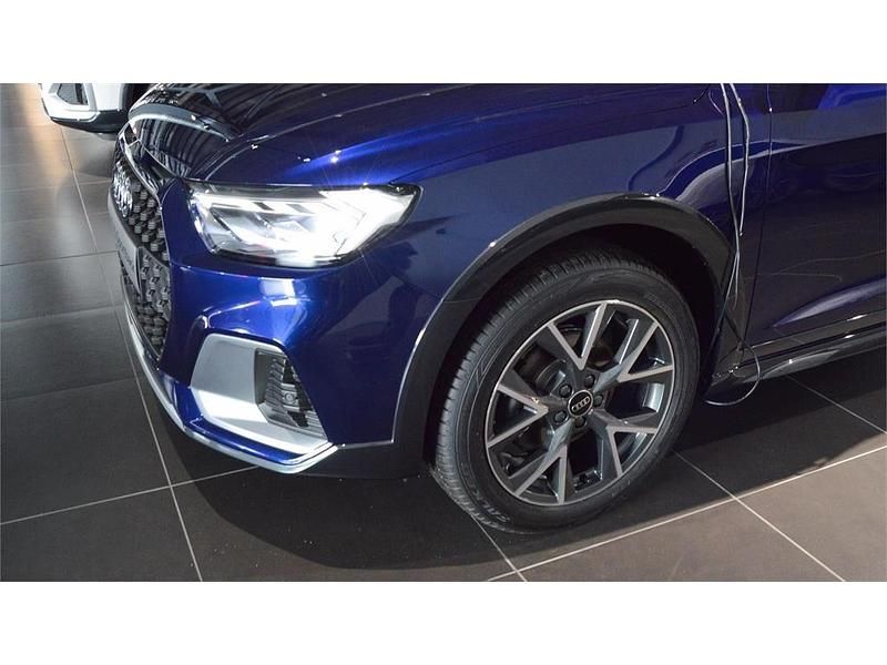 Nuevo Audi A1 Premium 116 CV (85 kW) 2025 Azul navarra Utilitario