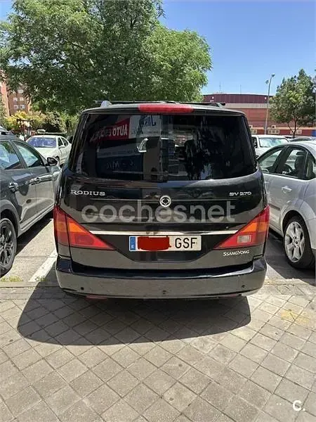 Usado SsangYong Rodius 165 CV (121 kW) 2009 Negro Monovolumen