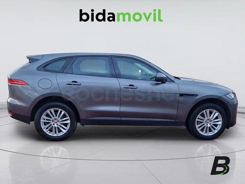 Usado Jaguar F-Pace Prestige 180 CV (132 kW) 2018 Gris / plata SUV