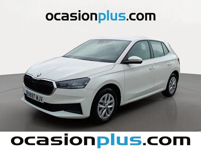 Blanco Usado 2023 Skoda Fabia Ambition Utilitario | 14.082 € (Precio justo) - Imagen 1/4