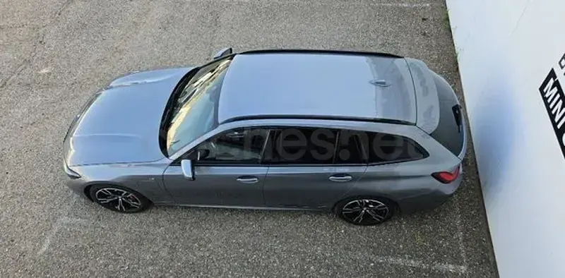 Usado BMW 330e Comfort Edition 292 CV (214 kW) 2025 Gris / plata Familiar