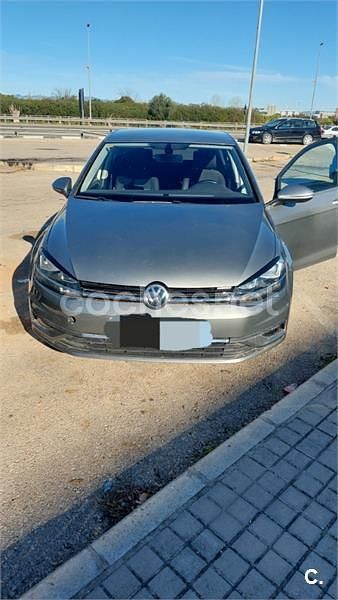 Usado VW Golf VII Business 110 CV (80 kW) 2014 Gris / plata Berlina