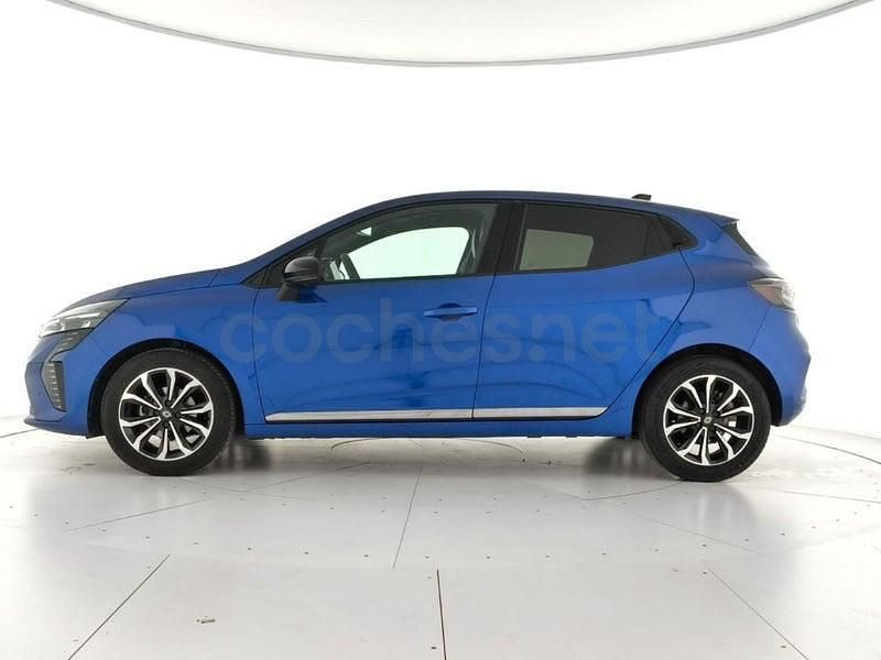 Begagnad Renault Clio V Techno 100 HK (73 kW) 2025 Blå Sedan