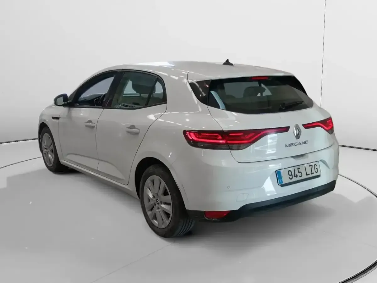 Usado Renault Mégane II Intens 116 CV (85 kW) 2022 Blanco Berlina