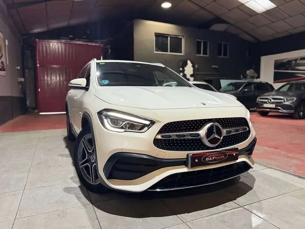 Usado Mercedes GLA250 218 CV (160 kW) 2021 Blanco SUV
