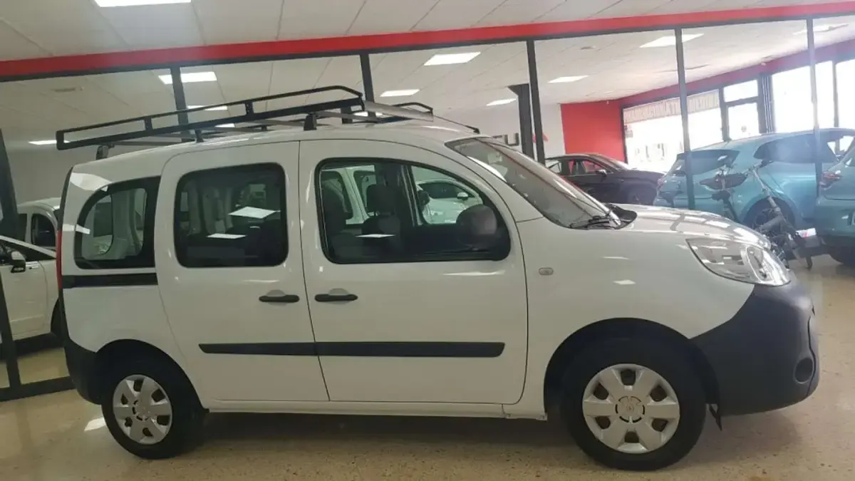 Usado Renault Kangoo 75 CV (55 kW) 2020 Blanco Monovolumen