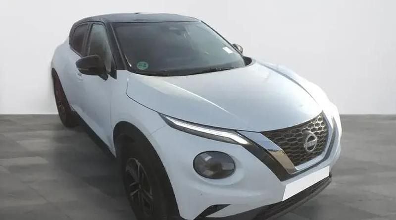 Usado Nissan Juke N-Connecta 114 CV (83 kW) 2025 Lunar white (metalizado) techo SUV