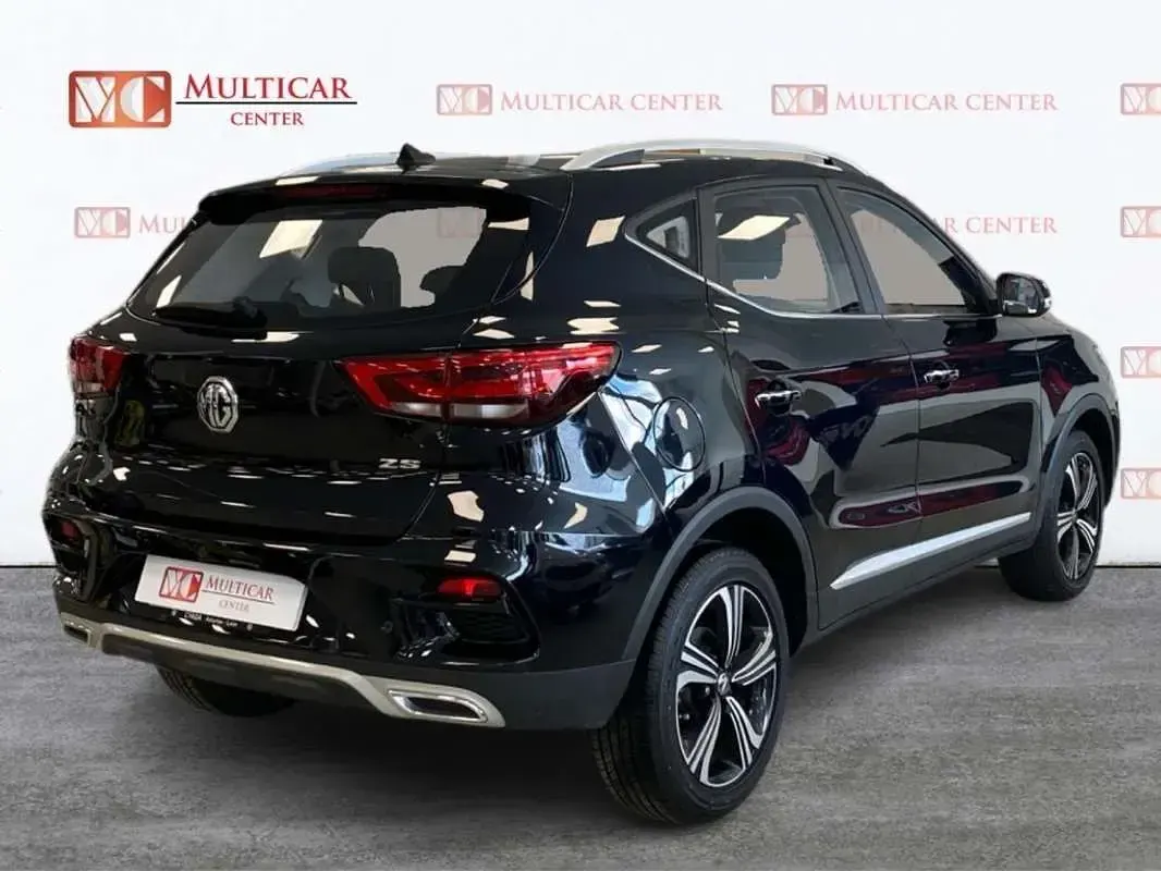 Käytetty MG ZS Comfort 106 HP (77 kW) 2024 Musta Katumaasturi