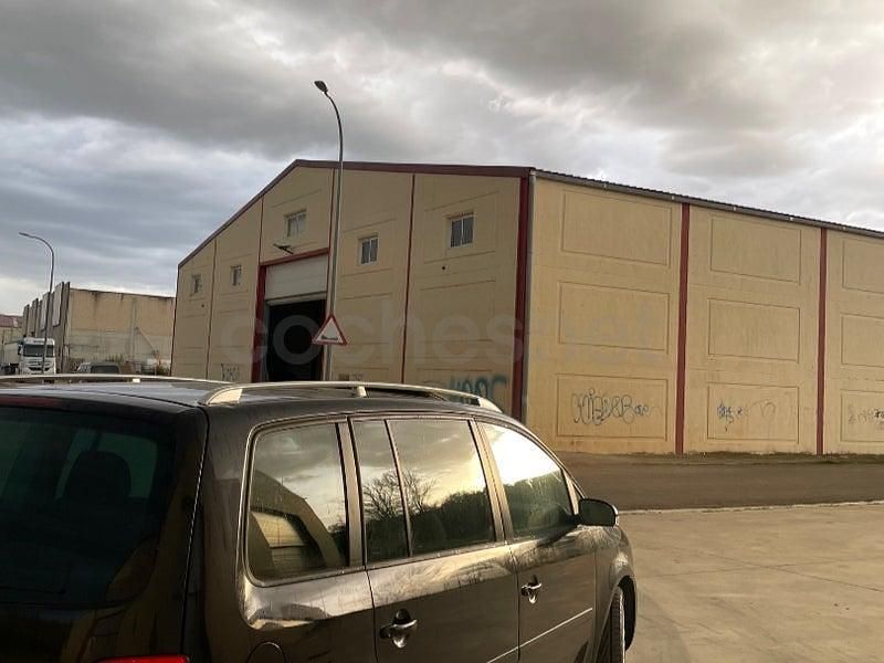 Usado VW Touran Highline 140 CV (102 kW) 2006 Negro Monovolumen