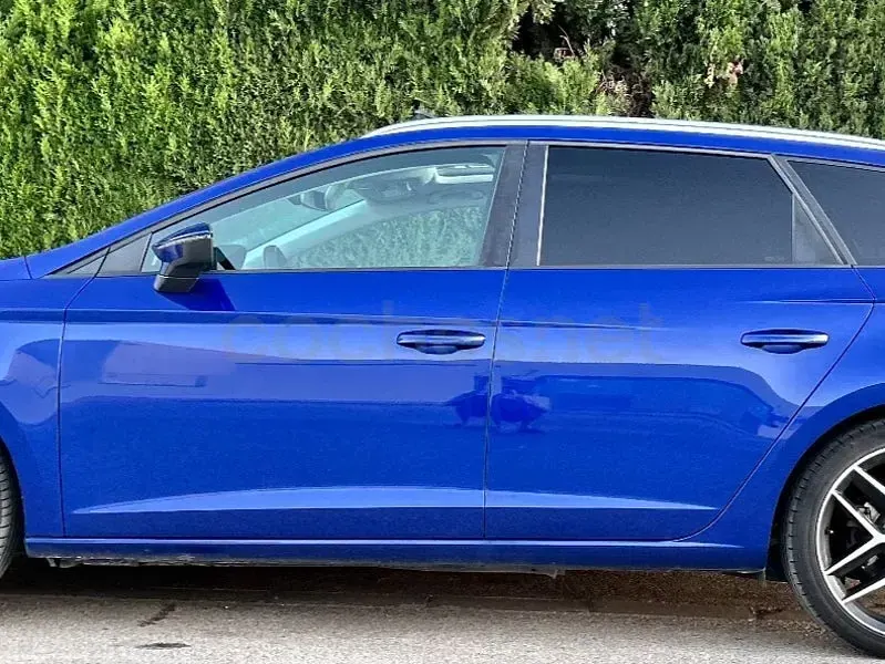 Usado Seat Leon FR 180 CV (132 kW) 2018 Azul Familiar
