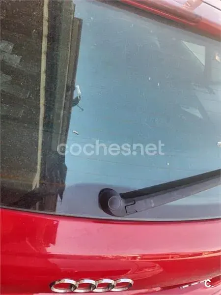 Usado Audi A3 Sportback Attraction 140 CV (102 kW) 2006 Rojo Utilitario