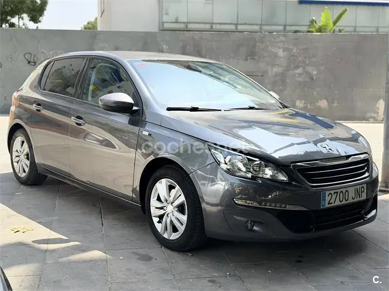 Usado Peugeot 308 Allure 130 CV (95 kW) 2017 Gris / plata Berlina