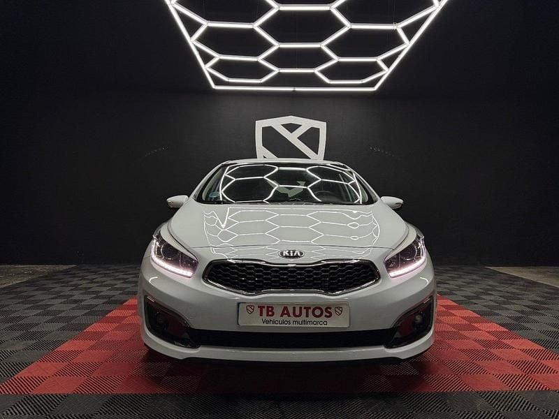 Usado Kia Ceed 90 CV (66 kW) 2017 Blanco Utilitario