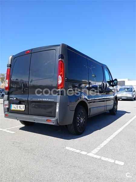 Usado Opel Vivaro 120 CV (88 kW) 2017 Negro Monovolumen