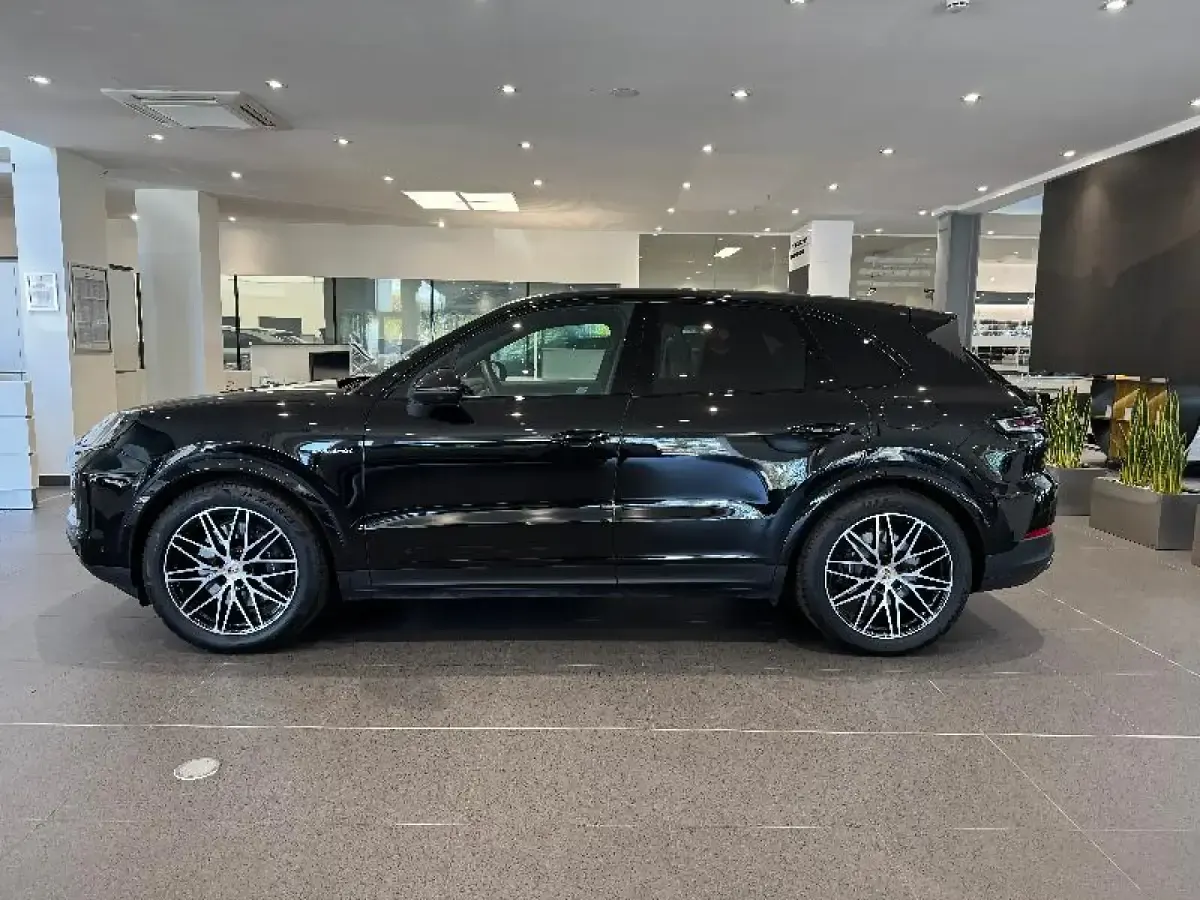 Usado Porsche Cayenne 470 CV (345 kW) 2025 Negro SUV