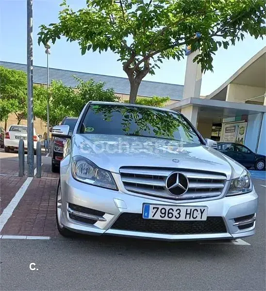 Usado Mercedes C200 Elegance 136 CV (100 kW) 2011 Gris / plata Berlina