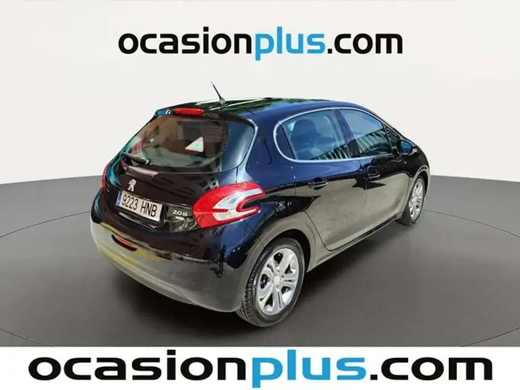 Usado Peugeot 208 Allure 92 CV (67 kW) 2012 Negro Utilitario