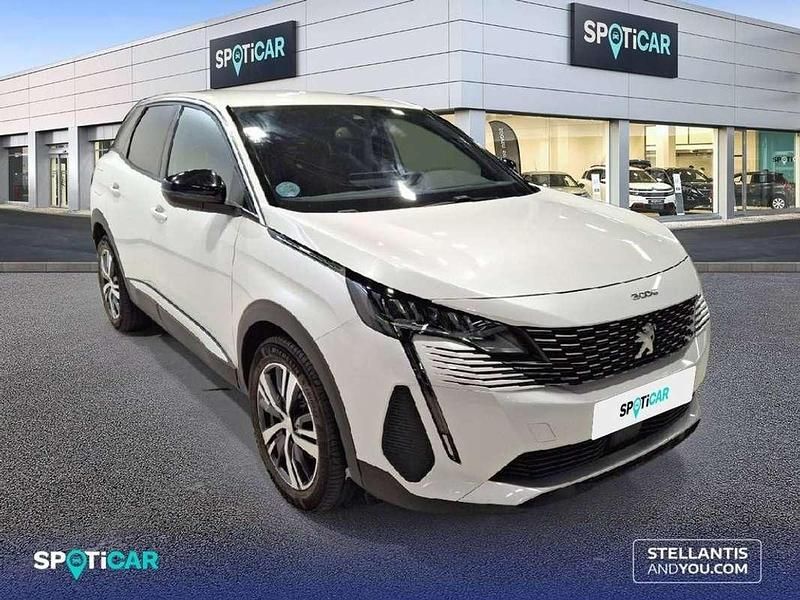 Usado Peugeot 3008 Allure 131 CV (96 kW) 2024 Blanco SUV