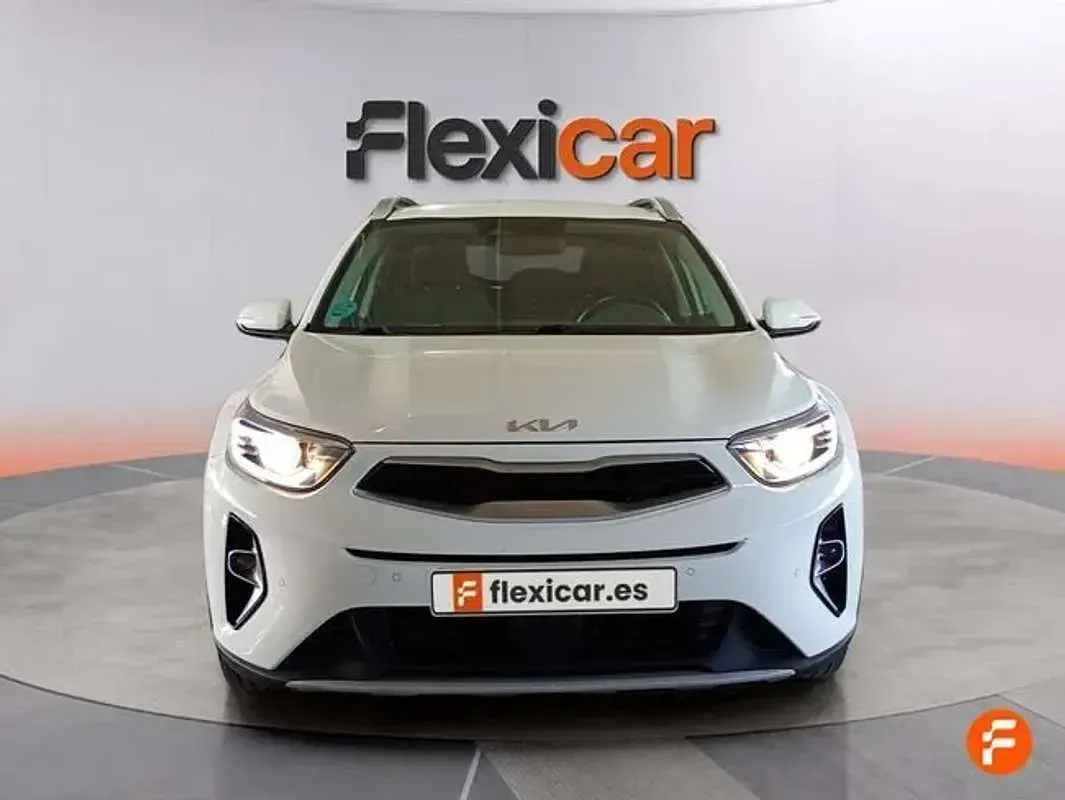 Usado Kia Stonic Plus 84 CV (61 kW) 2022 Blanco SUV