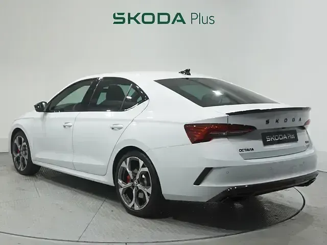 Nuevo Skoda Octavia RS 265 CV (194 kW) 2026 Blanco Berlina
