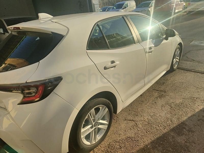 Usado Toyota Corolla Business Edition 122 CV (89 kW) 2022 Blanco Berlina