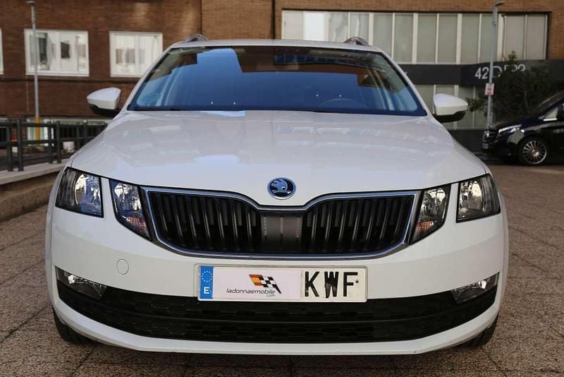 Blanco Usado 2019 Skoda Octavia Style Familiar | 16.200 € (Precio justo) - Imagen 1/4