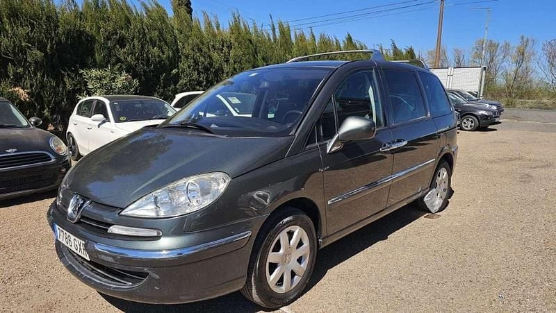 Usado Peugeot 807 Premium 170 CV (125 kW) 2010 Verde Monovolumen