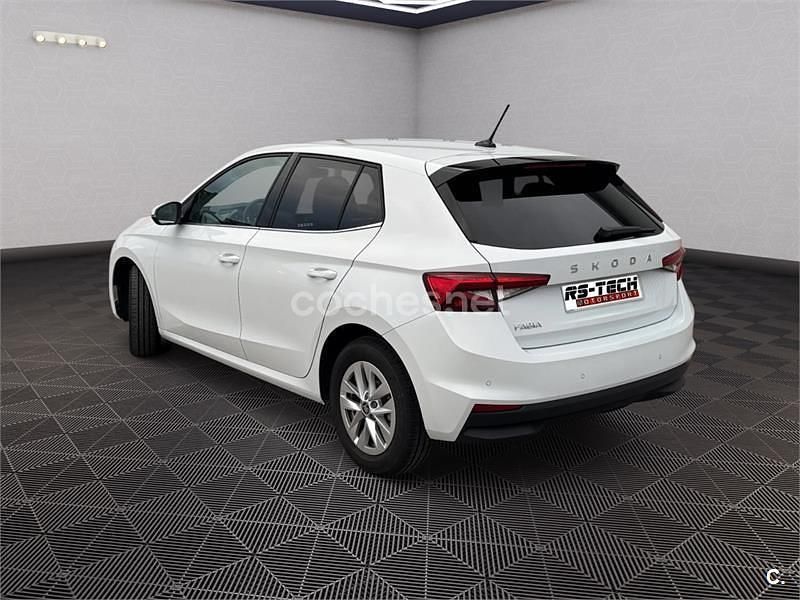 Usado Skoda Fabia Selection 116 CV (85 kW) 2025 Blanco Berlina