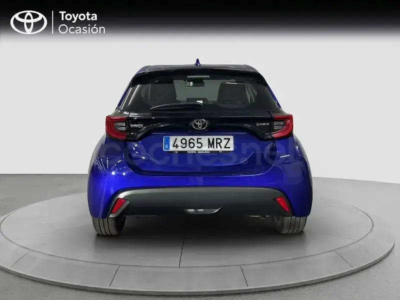 Usado Toyota Yaris Hybrid Active 116 CV (85 kW) 2024 Azul Berlina