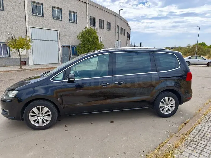 Usado VW Sharan Advance 140 CV (102 kW) 2014 Negro Monovolumen