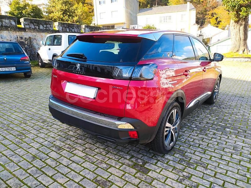 Usado Peugeot 3008 Allure 225 CV (165 kW) 2021 Granate SUV