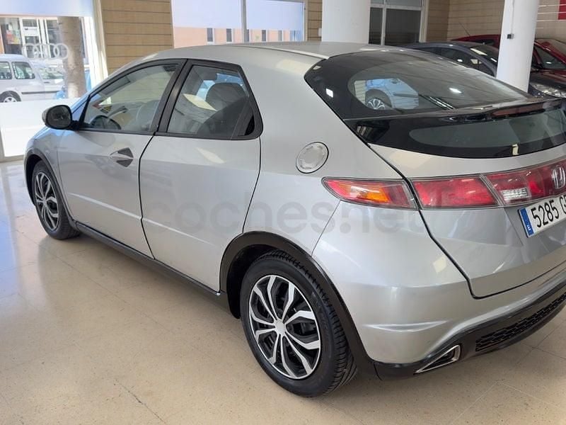 Usado Honda Civic Sport 140 CV (102 kW) 2008 Gris / plata Berlina