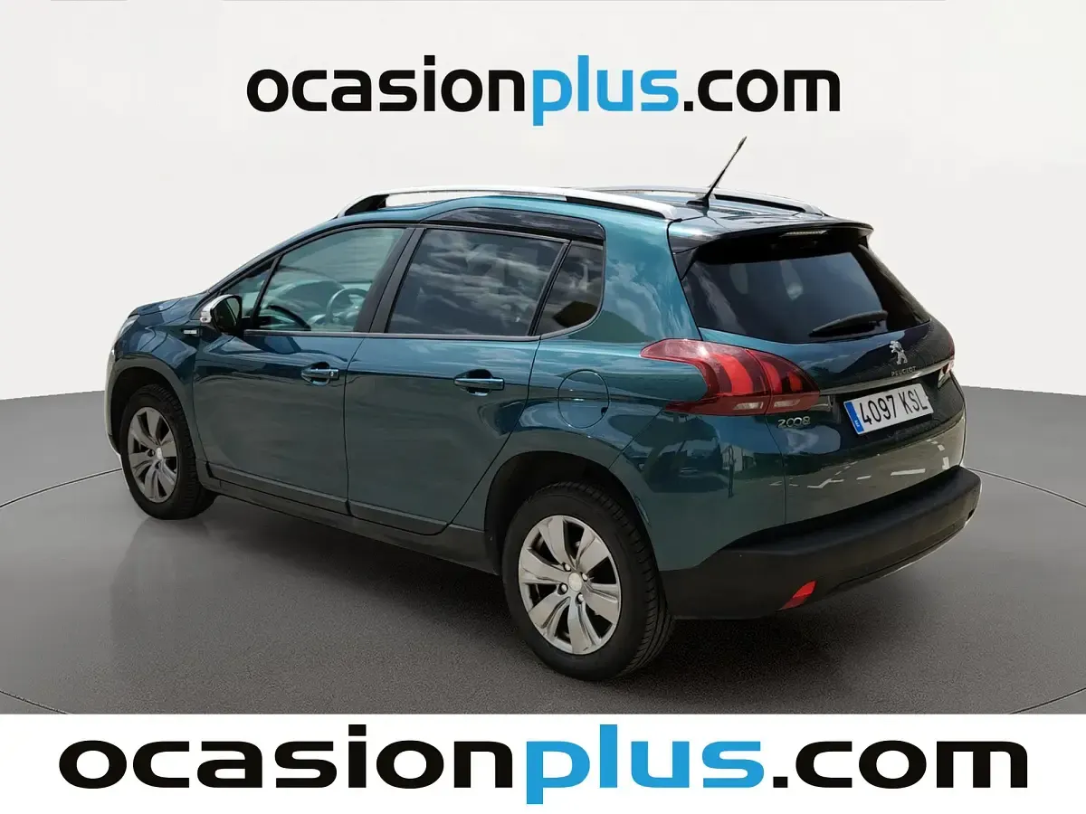 Usado Peugeot 2008 Style 100 CV (73 kW) 2018 Verde SUV