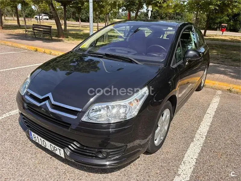 Begagnad Citroën C4 VTR Sport 110 HK (80 kW) 2005 Svart Sedan