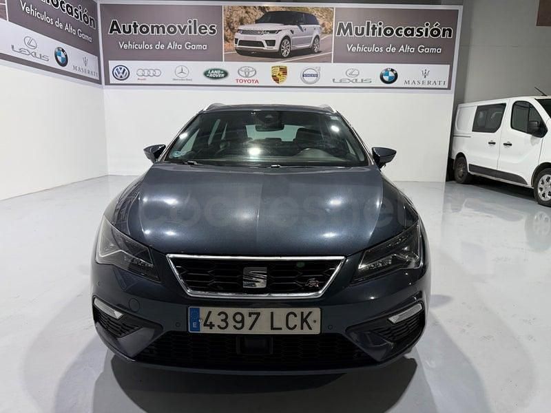 Usado Seat Leon FR 150 CV (110 kW) 2020 Gris / plata Familiar